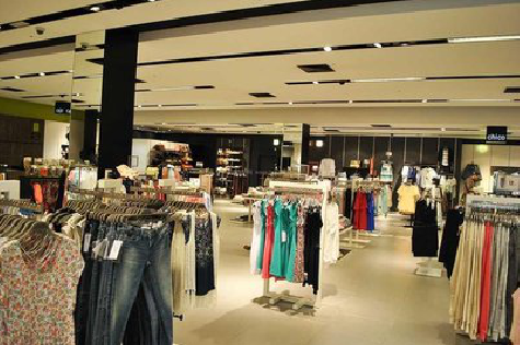 莲花商场里的店面怎么装修？